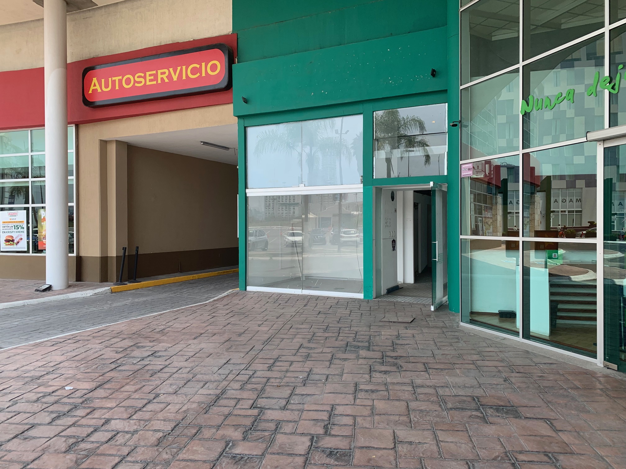 Local en renta Palmas Plaza, Puebla, Puebla (planta baja)